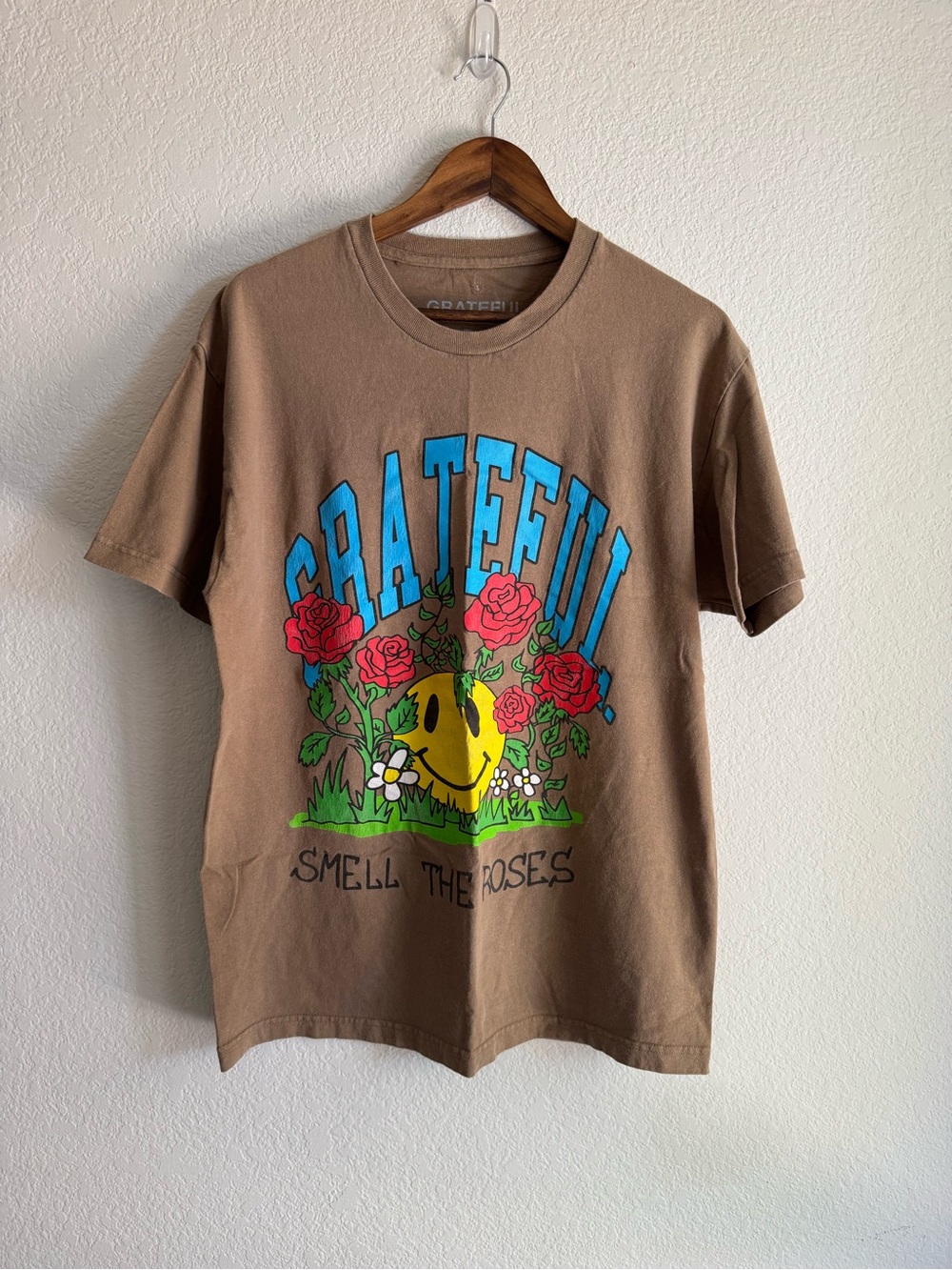 Grateful Apparel Smell the Roses Smiley Graphic Tee L